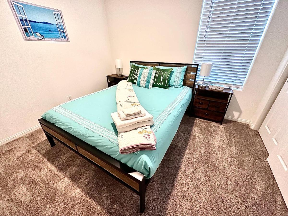 Spacious House, 5 Bedrooms, Sleeps 12, Near Las Vegas Strip And Airport Exterior photo