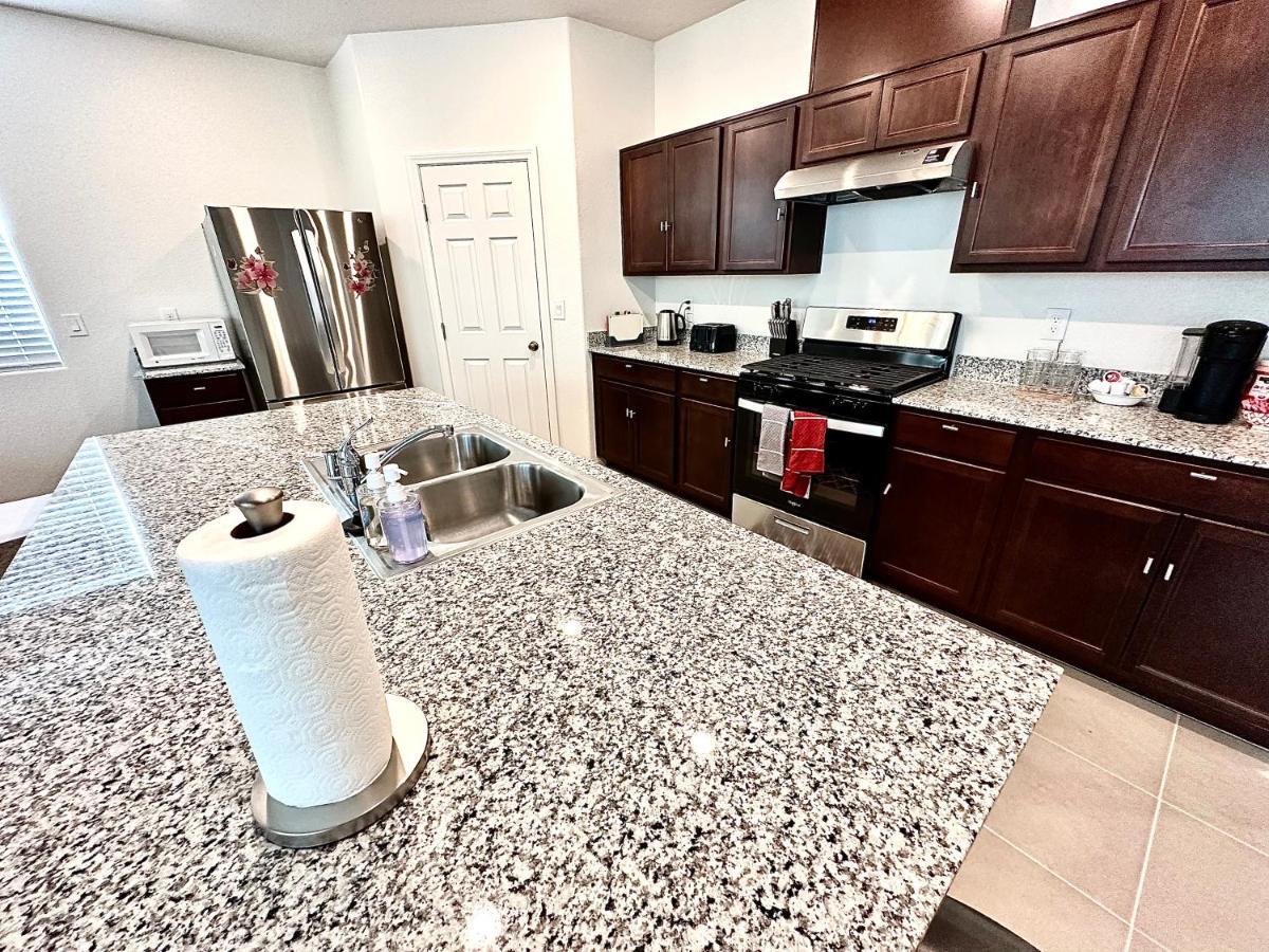 Spacious House, 5 Bedrooms, Sleeps 12, Near Las Vegas Strip And Airport Exterior photo