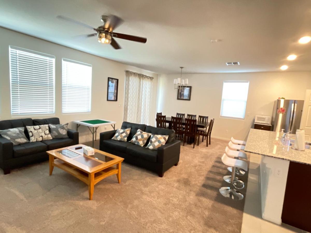 Spacious House, 5 Bedrooms, Sleeps 12, Near Las Vegas Strip And Airport Exterior photo
